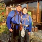 Catherine y Ryan, durante una de sus caminatas por el Himalaya. Foto: Catholic Weekly.