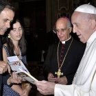 Juan Manuel Cotelo presenta al Papa su película sobre el perdón, «El mayor regalo».