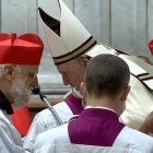 El 28 de noviembre, el Papa impuso al capuchino Raniero Cantalamessa el capelo cardenalicio y le distinguió con unos breves instantes de confidencia en gratitud a sus cuarenta años de dedicación a la Casa Pontificia.