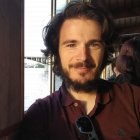 Javier Díaz Vega sufrió el suicidio de su madre hace once años. La fe le ayudó a superarlo y ahora él quiere intentar ayudar a otros con este libro.