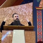 Boniface Hicks es hoy un popular evangelizador benedictino, pero en la universidad era ateo... su testimonio explica su viaje espiritual