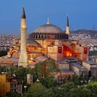 Santa Sofía es en estos momentos un museo, pero los musulmanes quieren convertirlo en una mezquita