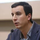 Adriá Gómez es médico internista, tiene un máster en Bioética y ha trabajado en una unidad de cuidados paliativos