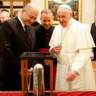 Francisco recibió en enero de 2020 en el Vaticano al presidente iraquí Barham Salih. Foto:  Vatican News.