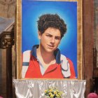 Momento en el que se descubre la imagen del nuevo beato Carlos Acutis