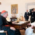 El cardenal Pell fue recibido por el Papa Francisco en octubre de 2020, a la vuelta de sus 400 días de cárcel, tras ser anulada su sentencia que se basaba en un solo testigo-acusador