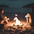 El fuego del amor debe cuidarse, alimentarse y avivarse... vale la pena luchar para evitar la ruptura de pareja -- foto de Manuel Meurisse en Unsplash