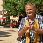 Luc solo tenía un interés por la religión: cargarse de razones contra ella para convencer a sus primos católicos.