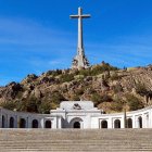 La vicepresidenta ni siquiera ha logrado asegurar que no destruirán la cruz del Valle de los Caídos