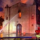 El incendio de la Misión San Gabriel, en California, el 11 de julio, es solo uno entre las decenas que se han sucedido en Estados Unidos en las últimas semanas.