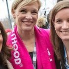 En el centro de la foto, Cecile Richards, que era presidente de Planned Parenthood en la época en la que Kamala Harris (a su derecha, izquierda de la foto) era fiscal general de California.