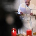 El Papa Francisco habla sobre la oración, que nos conecta con Dios y los demás, no nos aísla