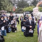 El arzobispo Cordileone con agua bendita en el lugar que se derribó la estatua de San Junípero - fue obra blasfema del Maligno, explica
