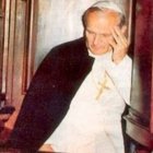 San Juan Pablo II se sentó en varias ocasiones en un confesionario de la basílica de San Pedro para mostrar gráficamente la importancia que concedía a este sacramento.