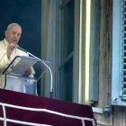 La lluvia acompañó en Roma el rezo del Angelus y la reflexión dominical del Papa.