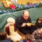 El obispo José Ignacio Munilla explicando la Navidad a unos niños hace un par de años