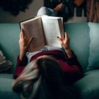 Es buen momento para aprovisionarse de libros espirituales y empezar el año con fuerza - foto de Marias North en Unsplash