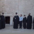 Autoridades a la entrada de la iglesia de Belén