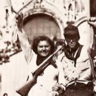 Partisanos comunistas en una escena del periodo, que abarca el año anterior y el posterior al final de la guerra (1945), cuando el PCI estuvo a punto de hacerse con el poder.