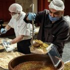 Este comedor da de comer cada día a cientos de personas