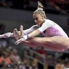 En cada una de sus competiciones, Grace McCallum lleva un rosario y una cruz y encomienda los resultados a la oración.