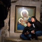 Muchas mujeres logran quedar embarazadas con la ayuda de la Virgen y van al santuario de la Gruta de la Leche en Belén a dar gracias
