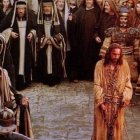 Los escribas y los Sumos Sacerdotes llevan a Cristo ante Pilatos, en la película de Mel Gibson