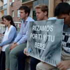 Rezar ante un abortorio u ofrecer alternativas a las madres que acuden a ellos a matar a su hijo podría ser delito si prospera la proposición de ley socialista.