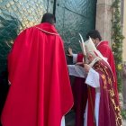El cardenal Cañizares abriendo la puerta santa de Moncada / Archivalencia