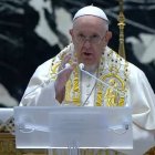 El Papa Francisco impartiendo la bendión Urbi et Orbi