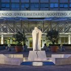 Según la Santa Sede el Papa podría estar hospitalizado en el Gemelli unos siete días