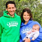 Soline y Simón, con la pequeña Teresa, nacida hace cuatro meses. Foto: Famille Chrétienne.