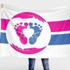 La bandera provida usa el blanco de inocencia, los pies preciosos, las manos de la madre, el corazón de amar...