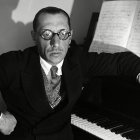 Igor Stravinsky no vivió en su hogar una gran influencia religiosa, pero en la edad adulta regresó a un sincero cristianismo que plasmó en su obra.