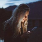 Religion En Libertad busca dar luz y esperanza en tiempos oscuros y de desánimo  --- (foto de Becca Tapert en Unsplash)