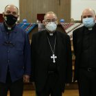 De izquierda a derecha José María Calderón, monseñor Francisco Cerro Chaves y  José Carlos Arellano