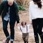 Padre, madre e hijo... el niño crece en la complementariedad hombre y mujer, un equilibrio muy especial - foto Unsplash