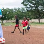 La Hermana Therese en su orfanato de Ghana para niños abandonados por superstición... la Infancia Misionera apoya a los niños de países de misión