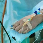 ¿Quién, cuándo y cómo pone la inyección letal? La ley de eutanasia española aprobada en marzo entra en vigor el 25 de junio y los protocolos previstos en la propia ley para su aplicación no han llegado a los profesionales.