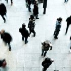 Los problemas a los que se enfrenta el mundo contemporáneo provienen en buena medida del mal de la desvinculación. Foto: Timon Studler / Unsplash.