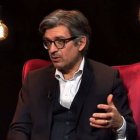 La figura del padre puede alcanzar en esta era postmoderna su dimensión más pura, sostiene Fabrice Hadjadj. En la foto, durante una entrevista en el canal católico francés KTO.