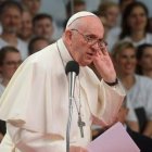 El Papa Francisco se mostró contento y muy activo en su encuentro con los jóvenes católicos de Eslovaquia / Fotos: Vatican Media