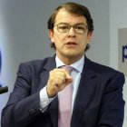 Alfonso Fernández Mañueco (PP) gobierna la Junta de Castilla y León en coalición con Ciudadanos, y ya aplicó en septiembre limitaciones de aforo con números absolutos, que en la práctica suprimen el culto en la región para la mayoría de los fieles.