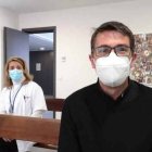 Jesús Rosales, párroco de Júzcar, una población afectada durante el incendio de Málaga, representa lo que entiende que debe ser un "cura de pueblo": "estar cerca de la gente, en lo bueno y en lo malo".