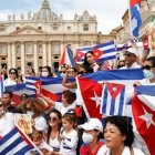 Peregrinos cubanos en la Plaza de San Pedro
