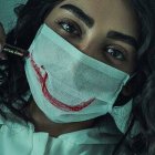 En los países con eutanasia, muchos médicos que la han practicado admiten que les daña emocionalmente... ante los pacientes, disimulan