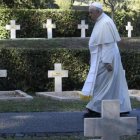 El Papa ha visitado este 2 de noviembre el Cementerio Militar Francés de Roma