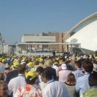 Una multitud en el Encuentro Mundial de las Familias de Valencia en 2006 con Benedicto XVI