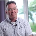 Viudo nada más ser padre, Patrick pensó que nada tenía sentido y quiso acabar con su vida, pero Dios tenía otros planes.