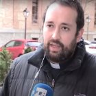 Pablo, hermano  menor de Rubén, sacerdote muerto en la explosión, ingresó y se ordenó sacerdote antes que él